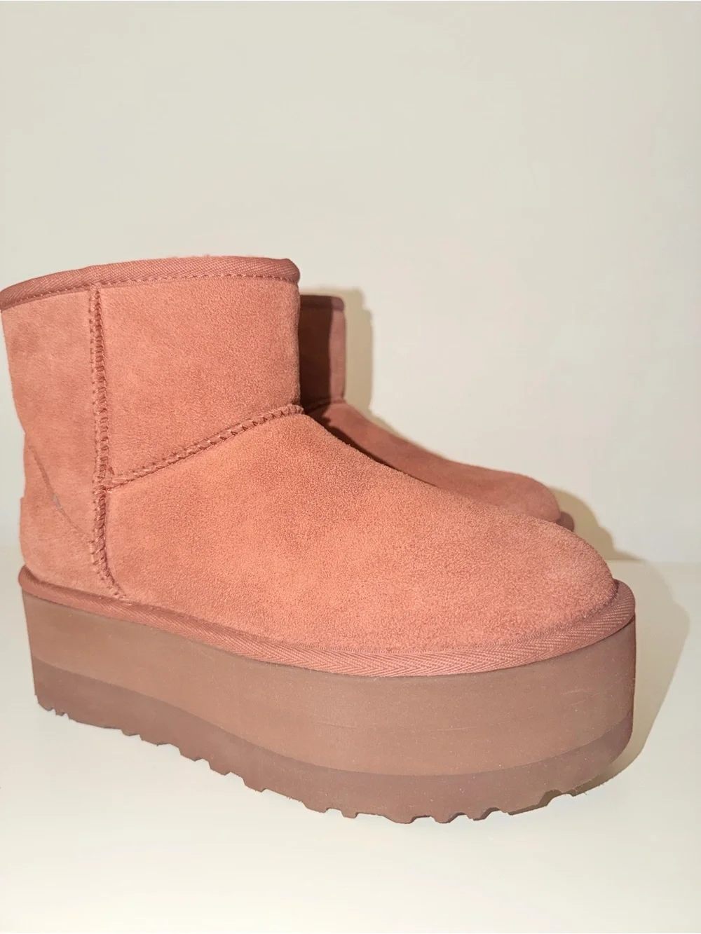 Uggs Classic Mini Platform Women’s Platform Suede Jasper Booties, Size 5